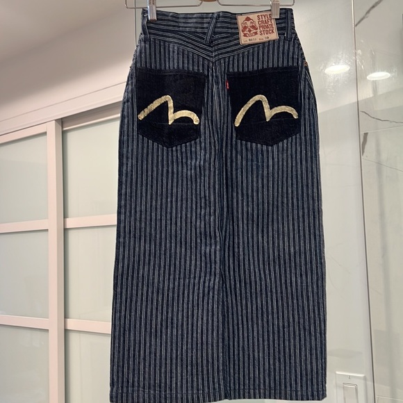 Pin striped denim skirt with back pocket details and back split - Picture 4 of 5